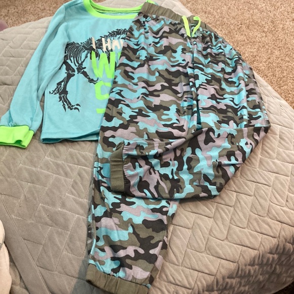 OshKosh Boys PJs - Picture 1 of 5